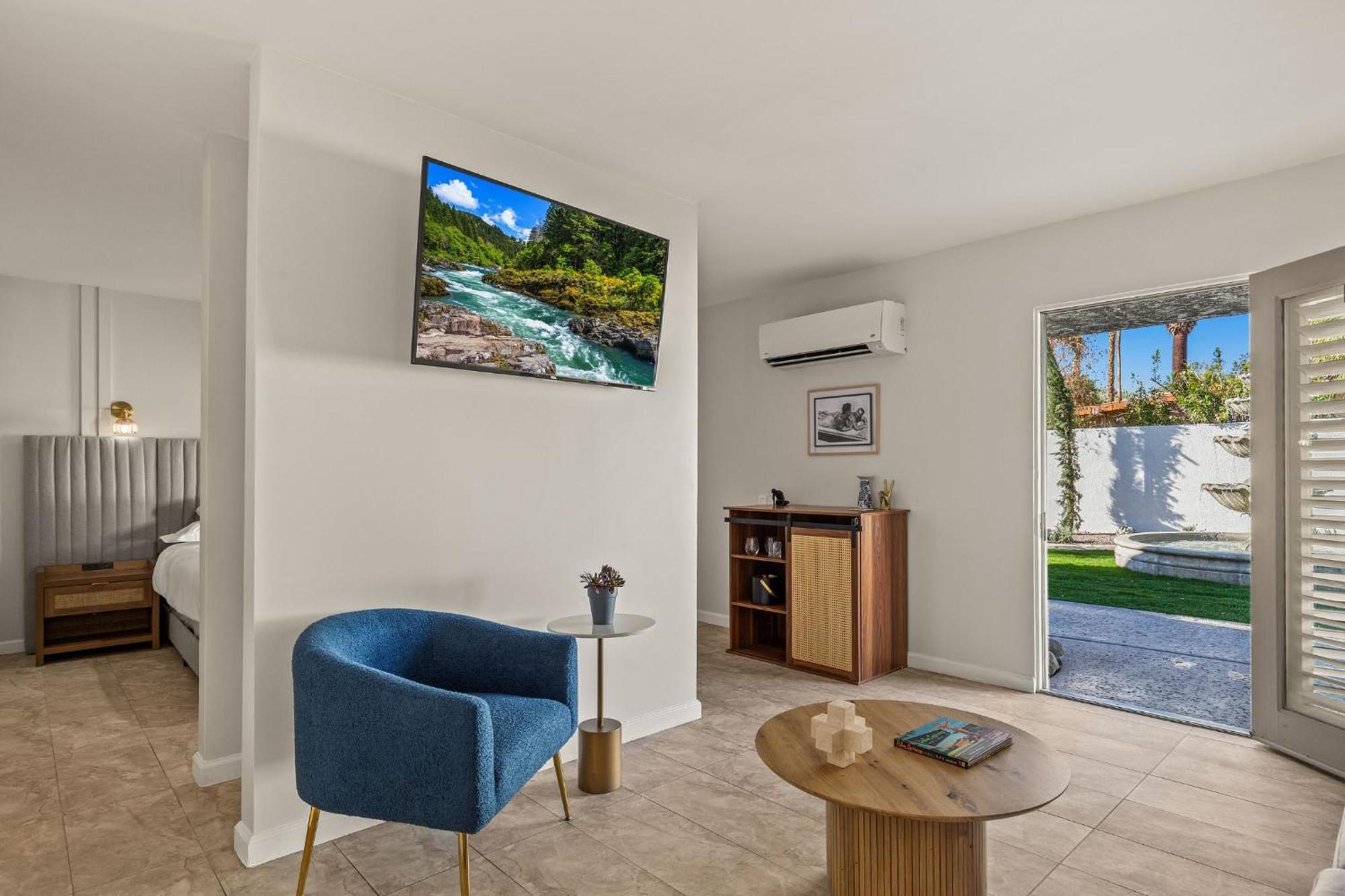 Casa Oliver Hotel & Resort - A Men'S Clothing Optional Resort In Palm Springs Exterior photo