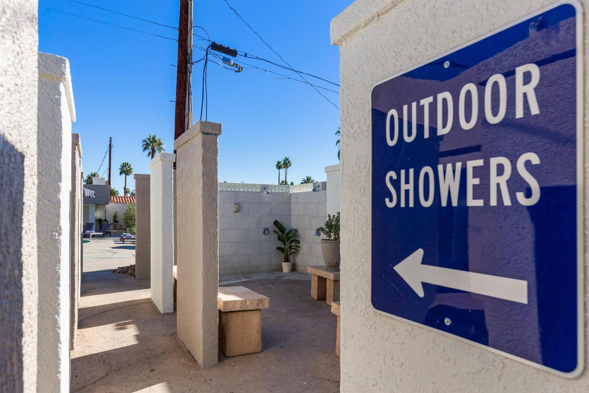 Casa Oliver Hotel & Resort - A Men'S Clothing Optional Resort In Palm Springs Exterior photo